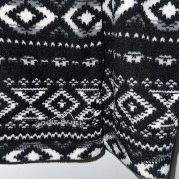 Eddie Bauer Womens M Black & White Aztec Fleece Pullover - Picture 4 of 6